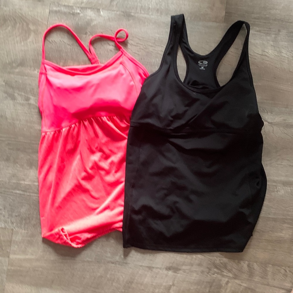 2 medium champion work out tops with built in bras